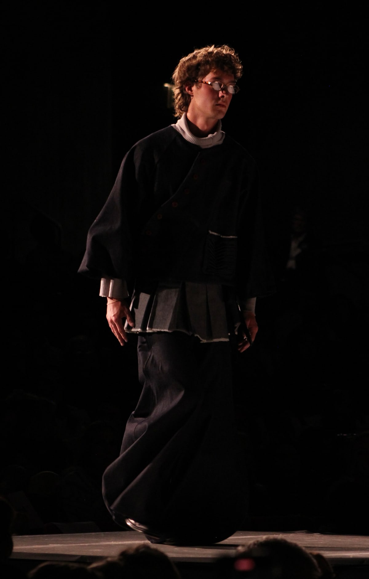 Runway walk — dark baggy